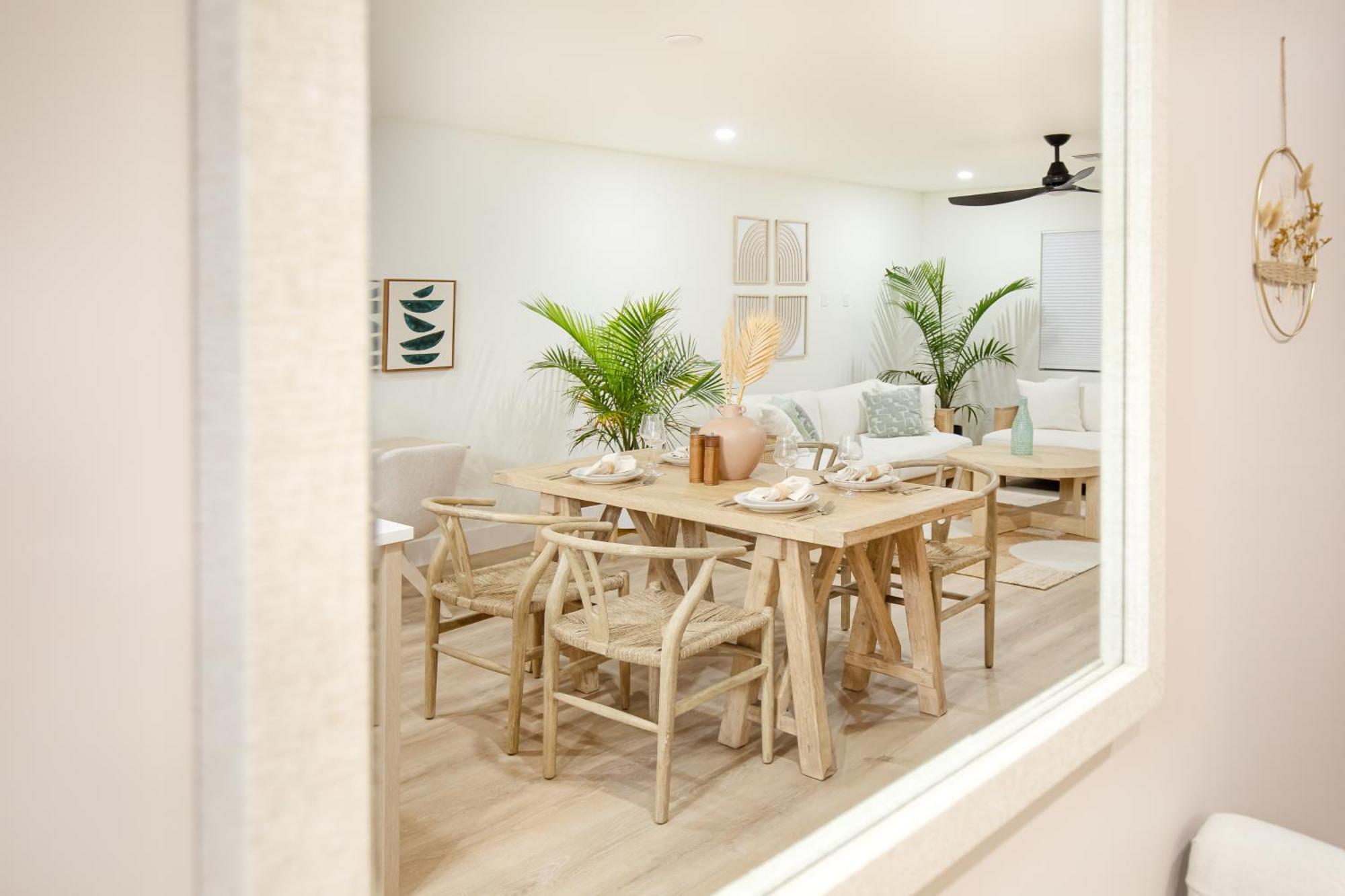 The Boho Bliss - Lakeview Elegance 3Miles Downtown Napoli Bagian luar foto